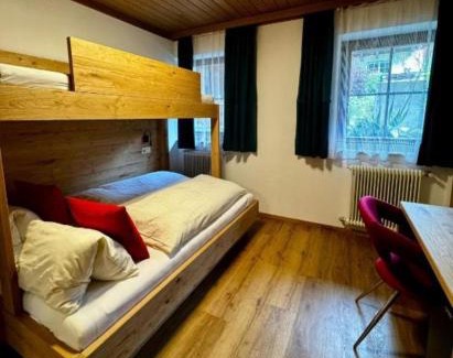 Vorderglemm Bed & Breakfast | Pension Lederergütl: Pet-Friendly Stay with Great Amenities