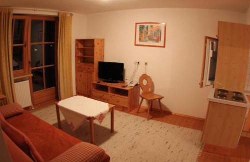 Auffach Hotel | Cozy Pension Luzenberg: Oceanfront Retreat with Pool Access