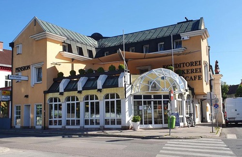 Lobau House | Pet-Friendly Pension Müller Gartner with Great Amenities