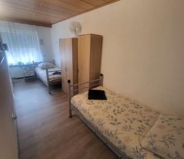 Rhein-Erft-Kreis District House | Cozy Zimmer Bedburg Kaster with Pool & Kitchen Access