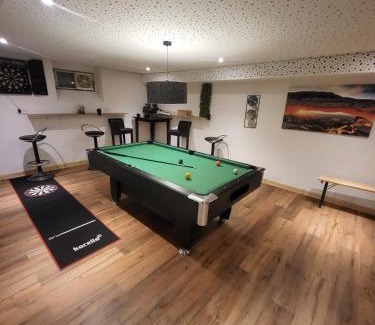 Rhein-Erft-Kreis District House | Cozy Zimmer Bedburg Kaster with Pool & Kitchen Access