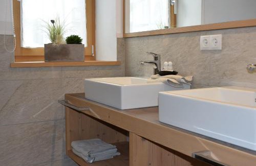 Feldthurns Hotel | Pet-Friendly Pension Moarhof with Oceanfront Pool & Dining