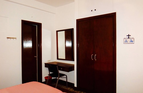 Ermita Night District House | Budget-Friendly Pension Natividad with Family Amenities