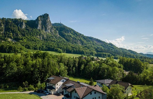Koppl House | Stunning Pension Nocksteinblick with Oceanfront Pool Access
