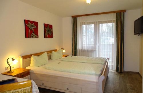 Sankt Johann in Tirol House | Top-Rated Pension Noella: Family-Friendly Getaway