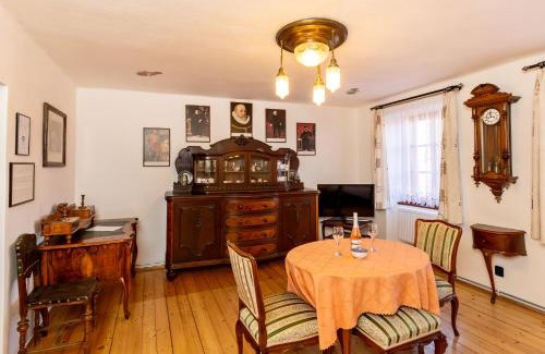 Cesky Krumlov House | Family-Friendly Pension Nostalgie with Kitchen Access