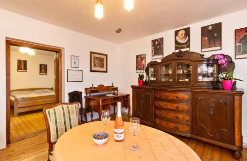 Cesky Krumlov House | Family-Friendly Pension Nostalgie with Kitchen Access