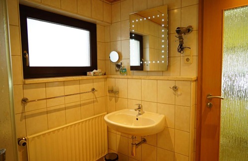 Pirna House | Pension Nr. 13 - B&B: Guest Rated 10/10 with Breakfast Included
