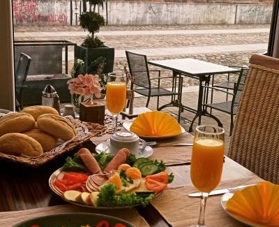 Frankfurt an der Oder House | Cozy Pension Oderblick: Pet-Friendly with Hot Tub Access