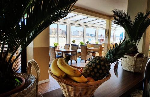 Frankfurt an der Oder House | Cozy Pension Oderblick: Pet-Friendly with Hot Tub Access