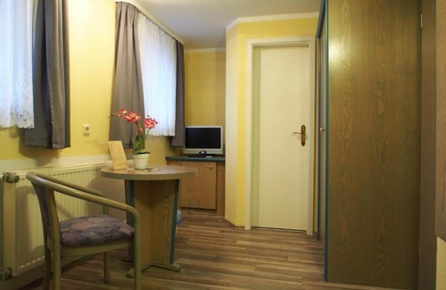 Ottendorf-Okrilla House | Cozy Pension Ottendorf-Okrilla with Breakfast & Fireplace