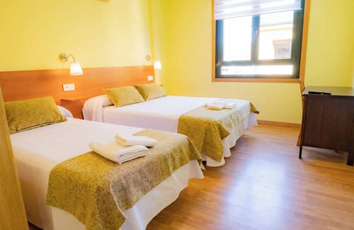Palas de Rei House | Discover Pension Palas: Rated 9/10 with Spa & Breakfast