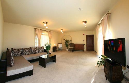 Tirgu Mures House | Discover Pension Passion: 4-Star Stay with Family-Friendly Amenities