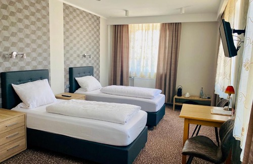 Schrobenhausen House | Pension Piatto d´Oro: Family and Pet-Friendly Getaway