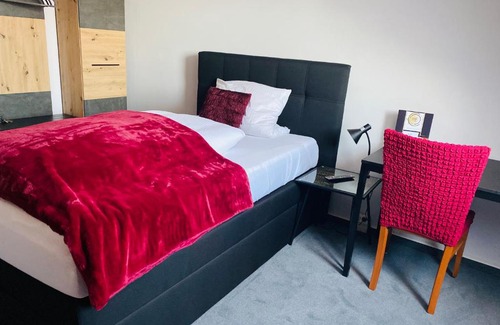 Schrobenhausen House | Pension Piatto d´Oro: Family and Pet-Friendly Getaway