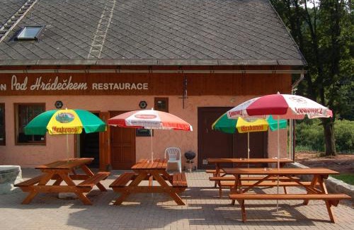 Vlcice House | Pet-Friendly Pension Pod Hrádečkem with Breakfast & Kitchen