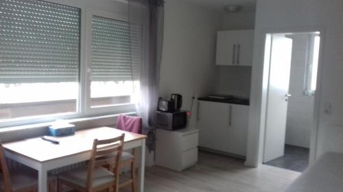 Reutlingen House | Budget-Friendly Stay at Pension QMT Reutlingen for Families