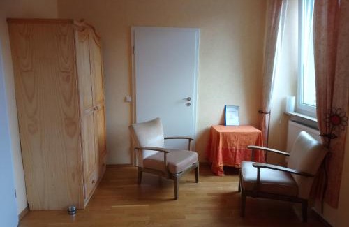 Boppard House | Cozy Pension Röhrig: Pet-Friendly with Breakfast & Kitchen