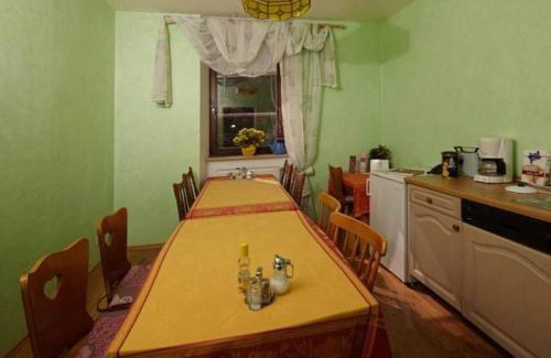 Boppard House | Cozy Pension Röhrig: Pet-Friendly with Breakfast & Kitchen