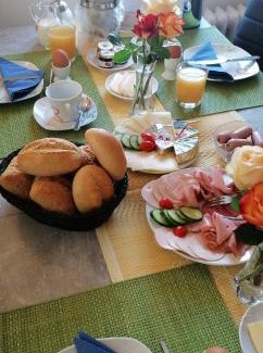 Hitdorf Hotel | Discover Pension Riverside: Family-Friendly in Leverkusen