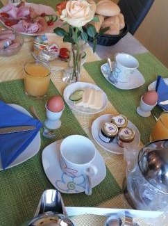 Hitdorf Hotel | Discover Pension Riverside: Family-Friendly in Leverkusen