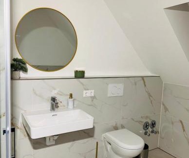Rust Apartment | Pension Romantica