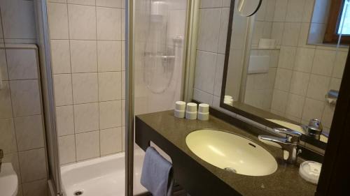 Lanersbach House | Pet-Friendly Retreat at Pension Rosengarten with Breakfast
