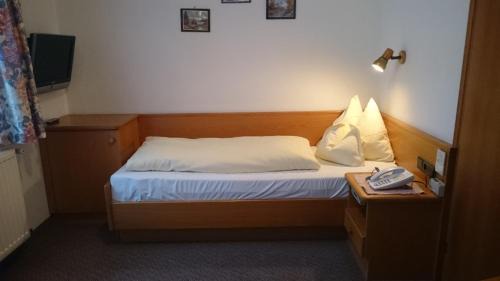 Lanersbach House | Pet-Friendly Retreat at Pension Rosengarten with Breakfast