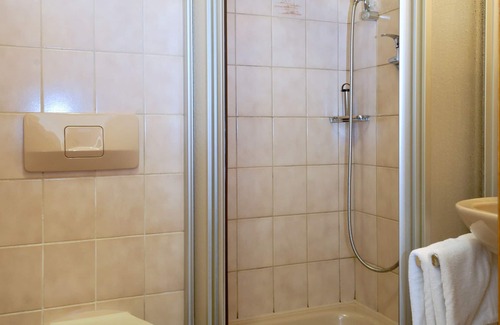 Meersburg House | Discover Pension Säntisblick: Family-Friendly Retreat with Pool