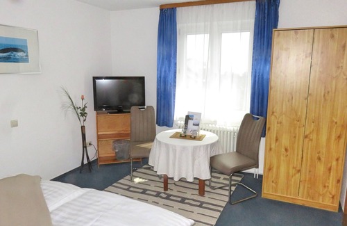 Meersburg House | Discover Pension Säntisblick: Family-Friendly Retreat with Pool