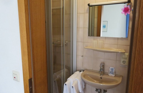 Meersburg House | Discover Pension Säntisblick: Family-Friendly Retreat with Pool