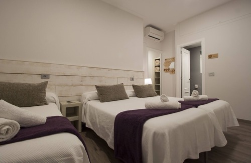 San Sebastian Centro House | Eco-Friendly Retreat at Pension San Martin - 10/10 Guest Rated