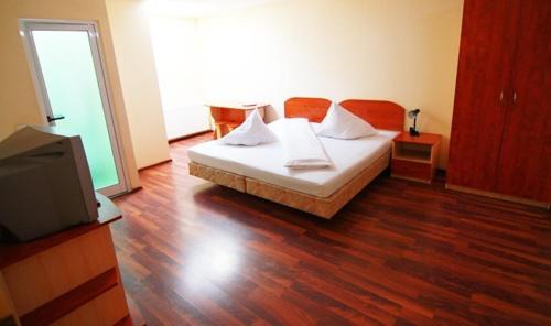 Bistrita House | Cozy Pension Saphir: Family-Friendly with Restaurant Access
