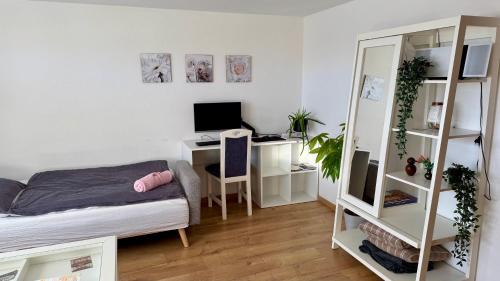 Haeusern Apartment | Cozy Getaway in Häusern - Perfect for Families and Pets