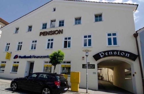 Bogen House | Pet-Friendly Pension Schreiber: Family-Friendly Retreat