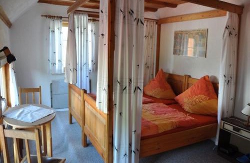 Herdwangen Schoenach House | Welcoming Pension Schwalbennest: A Family-Friendly Retreat