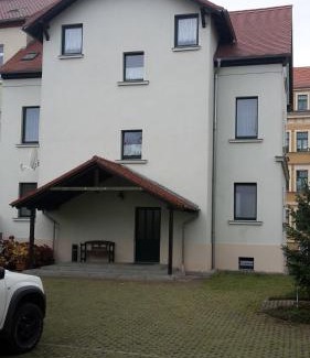 Zwenkau House | Cozy Pension Schwalbe with Oceanfront Views and Breakfast