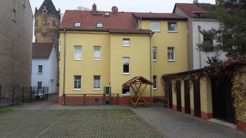 Zwenkau House | Cozy Pension Schwalbe with Oceanfront Views and Breakfast