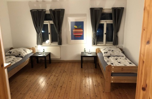 Gastewitz House | Welcoming Pension Schwalbenhof with Breakfast & Kitchenette