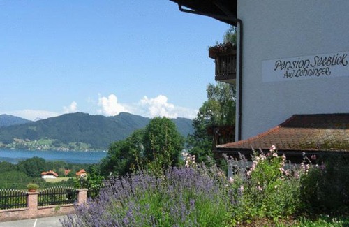 Attersee House | Pension Seeblick: Guest Rated 9/10 with Hot Tub & Kitchen