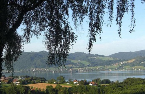 Attersee House | Pension Seeblick: Guest Rated 9/10 with Hot Tub & Kitchen