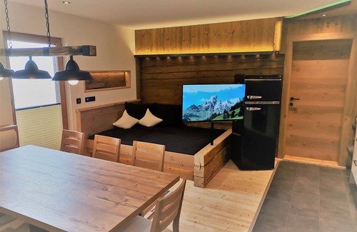 Fuegen Apartment | Exceptional Pension Sonderbichlhof - Durjoch with Spa & Pool