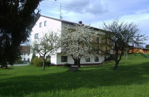 Hofkirchen House | Pension Stanek: Oceanfront Retreat with Family-Friendly Perks