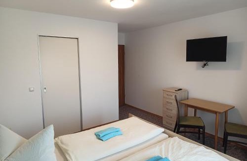 Hofkirchen House | Pension Stanek: Oceanfront Retreat with Family-Friendly Perks