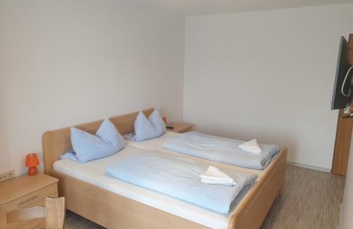 Hofkirchen House | Pension Stanek: Oceanfront Retreat with Family-Friendly Perks