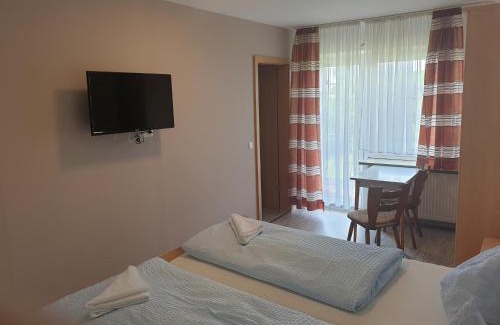 Hofkirchen House | Pension Stanek: Oceanfront Retreat with Family-Friendly Perks