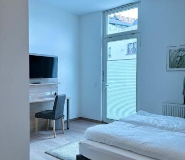 Tangermuende Hotel | Pension Töpferhof: Pet-Friendly Retreat with Breakfast Included