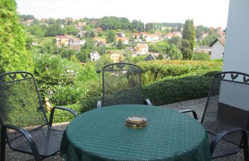 Hoechst im Odenwald House | Oceanfront Retreat at Pension Talblick with Pool Access