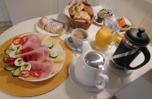 Cesky Krumlov House | Guest Rated 9.7: Pension U Kapličky with Free Breakfast