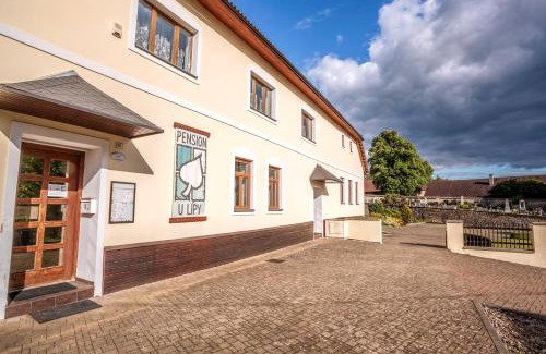 Rovecne House | Comfortable Family Stay at Pension U Lípy with Breakfast